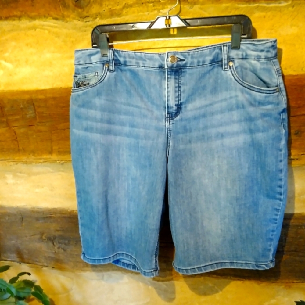 CJ Banks Medium Wash Embroidered Denim Shorts Size 14W
